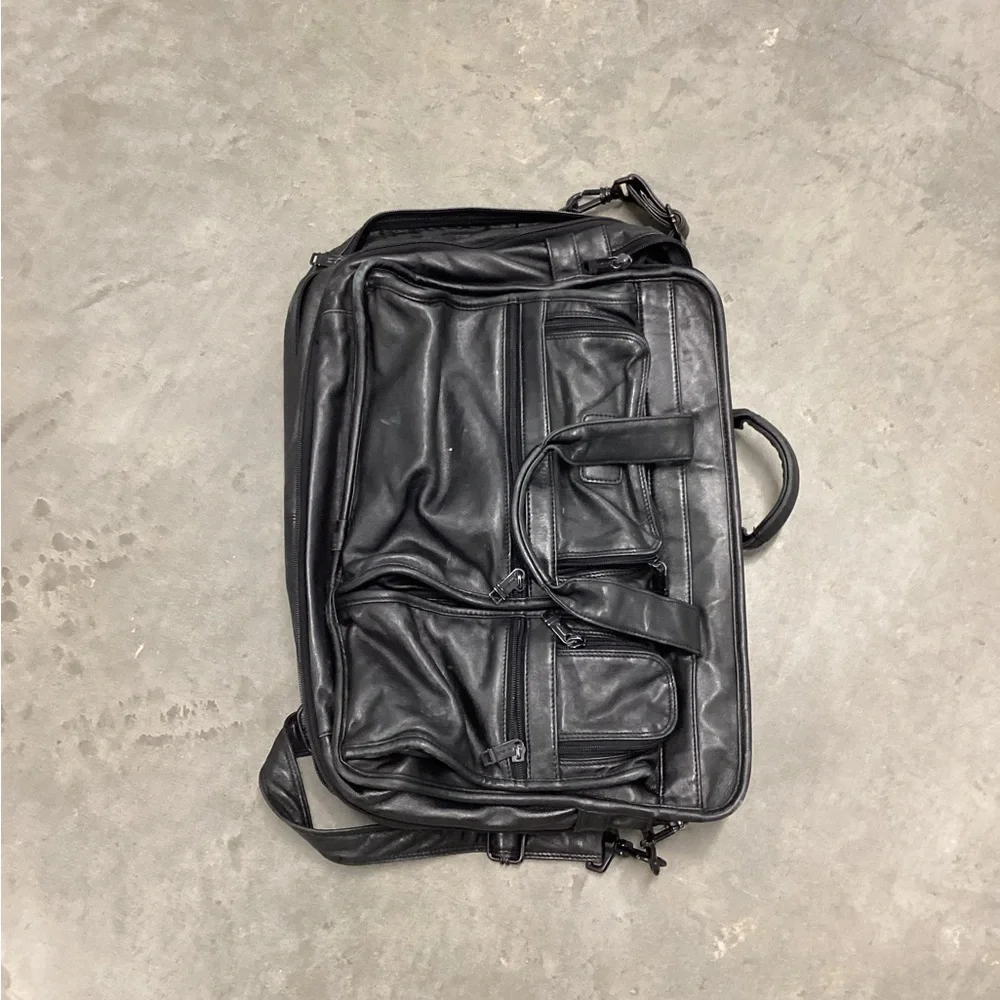 Tumi Black Leather Laptop Briefcase with Detachable Shoulder Strap